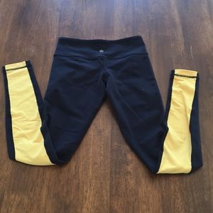 Wunder Under lululemon leggings size 4